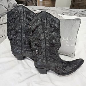 Corral Black Heeled Boots with Embroidered Details